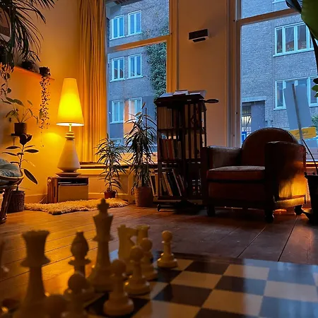 In Unique Artsy House With Sport + Coworking Maison d'hôtes