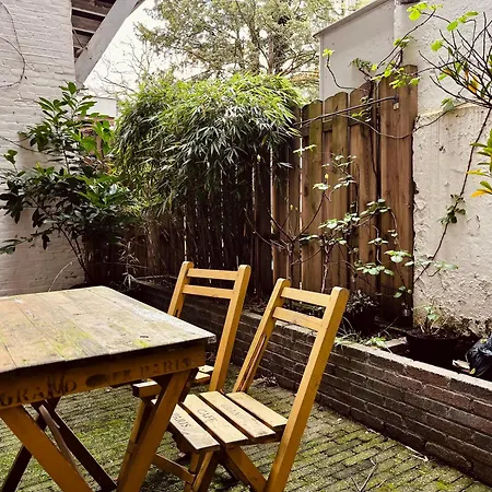 In Unique Artsy House With Sport + Coworking Maison d'hôtes