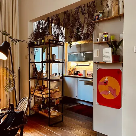 In Unique Artsy House With Sport + Coworking Maison d'hôtes